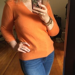 100% cashmere v neck (folio)